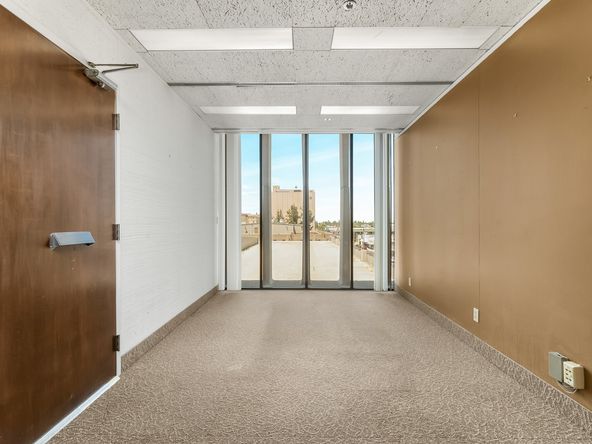Office Space Available in Excellent Condition & Move-In Ready : 1221 Van Ness Ave, Fresno, CA 93721